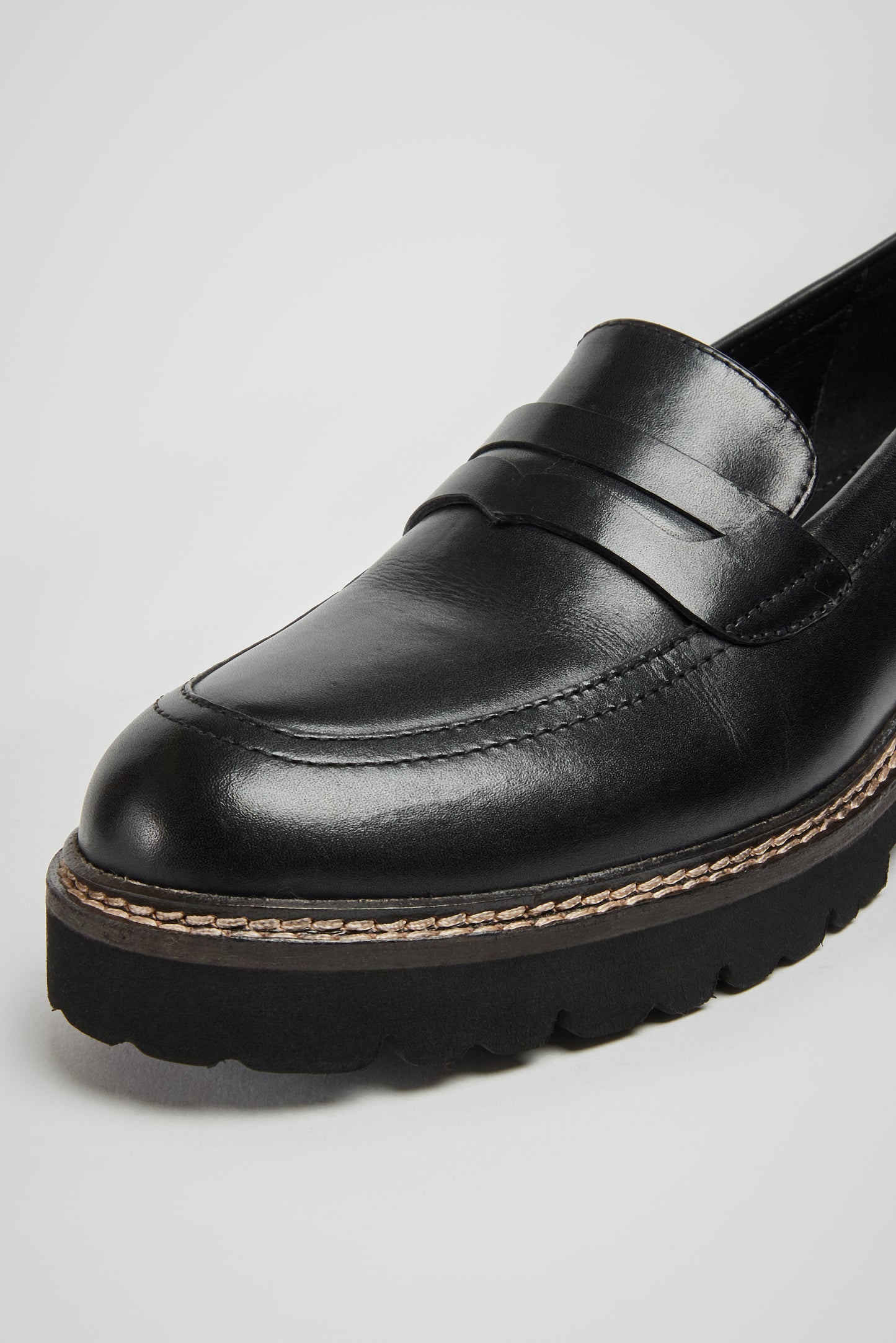 KENNY BLACK LEATHER LOAFER